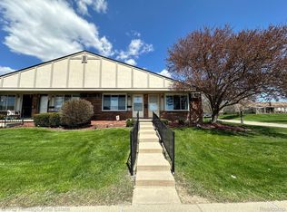 25255 Franklin Ter, South Lyon, MI