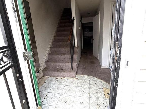 3rd image of 5853 Suitland Rd