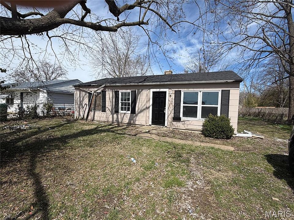 1st image of 607 Saint Monica Dr