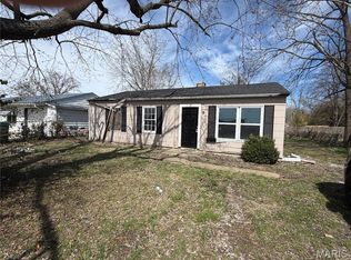 607 Saint Monica Dr, Cahokia, IL