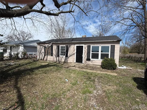 607 Saint Monica Dr, Cahokia, IL 62206