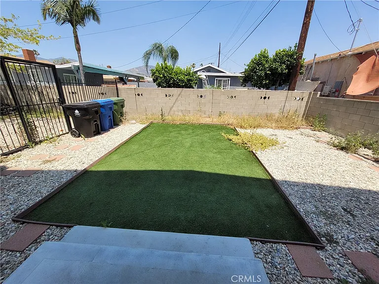 11864 Borden Ave — Photo 8