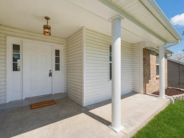 429 Slusser Ln — Photo 4