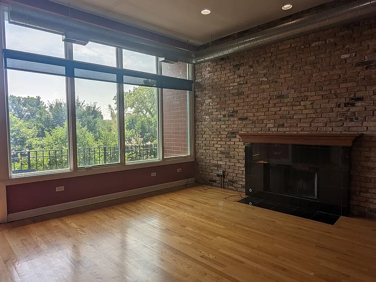 1738 W Belmont Ave #3F — Photo 3