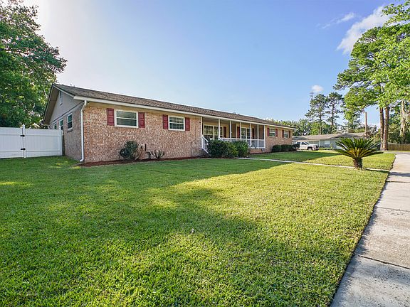 3rd image of 956 Grove Park Dr E
