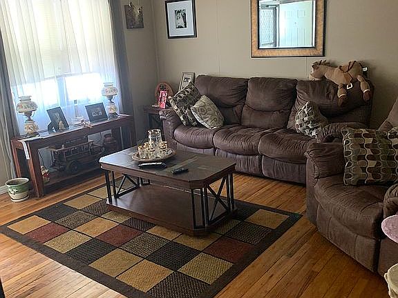 5th image of 2101 Crescent Dr
