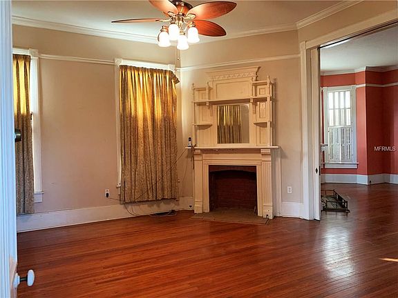 3rd image of 302 Oak Ave