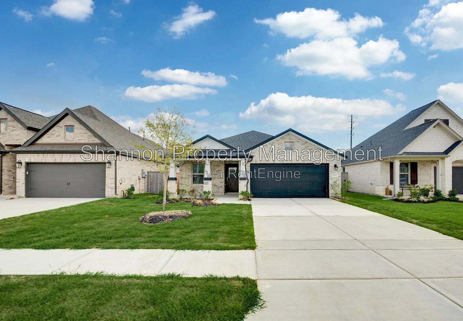 4 bed, 2.0 bath, 1737 sqft, $2,600 — Photo 2
