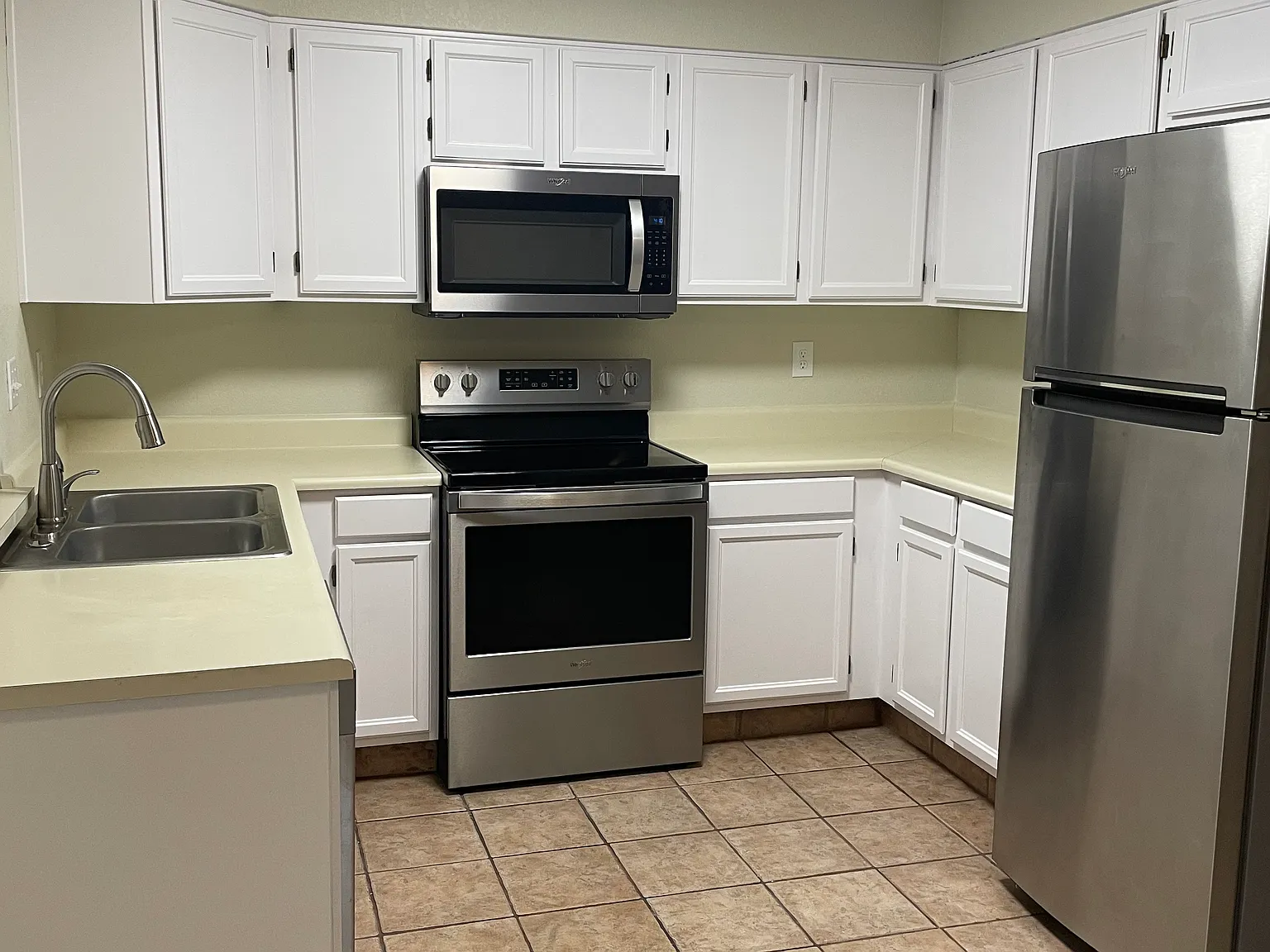 2 bed, 2.5 bath, 1088 sqft, $1,700 — Photo 3