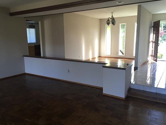 2nd image of 585 Fort Laramie Dr