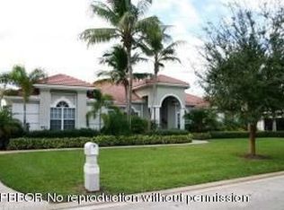 893 Forest Glen Ln, Wellington, FL 33414