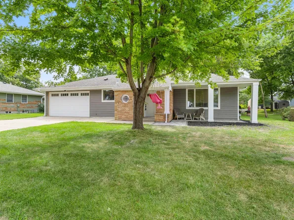 208 4th St SW, New Prague, MN 56071