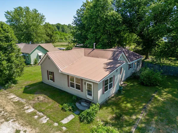 14674 N Ash St, Carbon, IN 47837