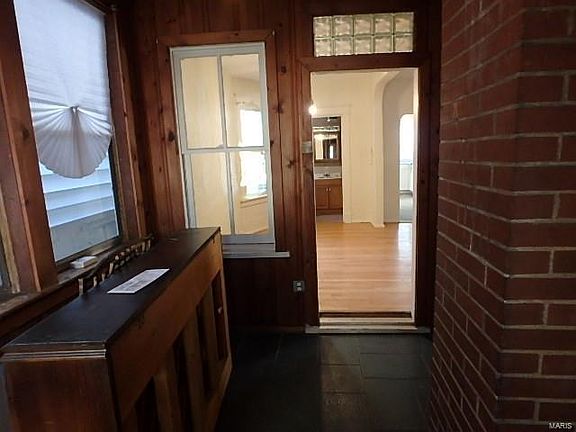 3rd image of 5522 Magnolia Ave