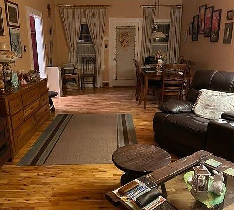 4th image of 616 S Prairie Ave