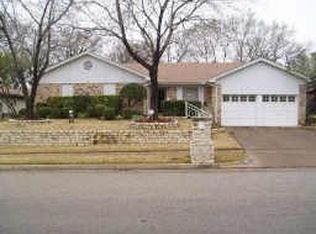 600 Live Oak Dr, Euless, TX 76040