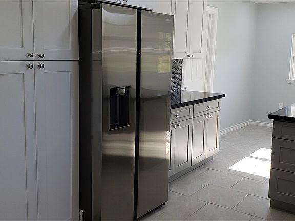 5th image of 102 Woodlawn Dr