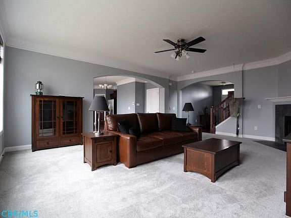 4th image of 127 Winding Valley Dr