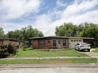 707 Hybiscus Ln, Victoria, TX 77904