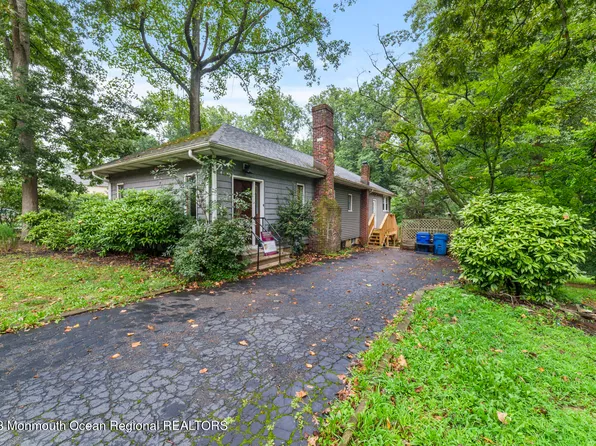 206 Red Hill Road, Middletown, NJ 07748