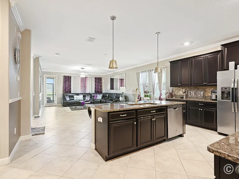 9650 Ivory Dr — Photo 3