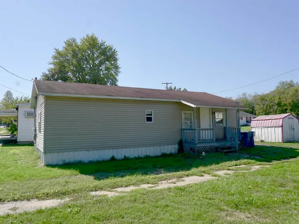 215 N 5th St, Elkville, IL 62932