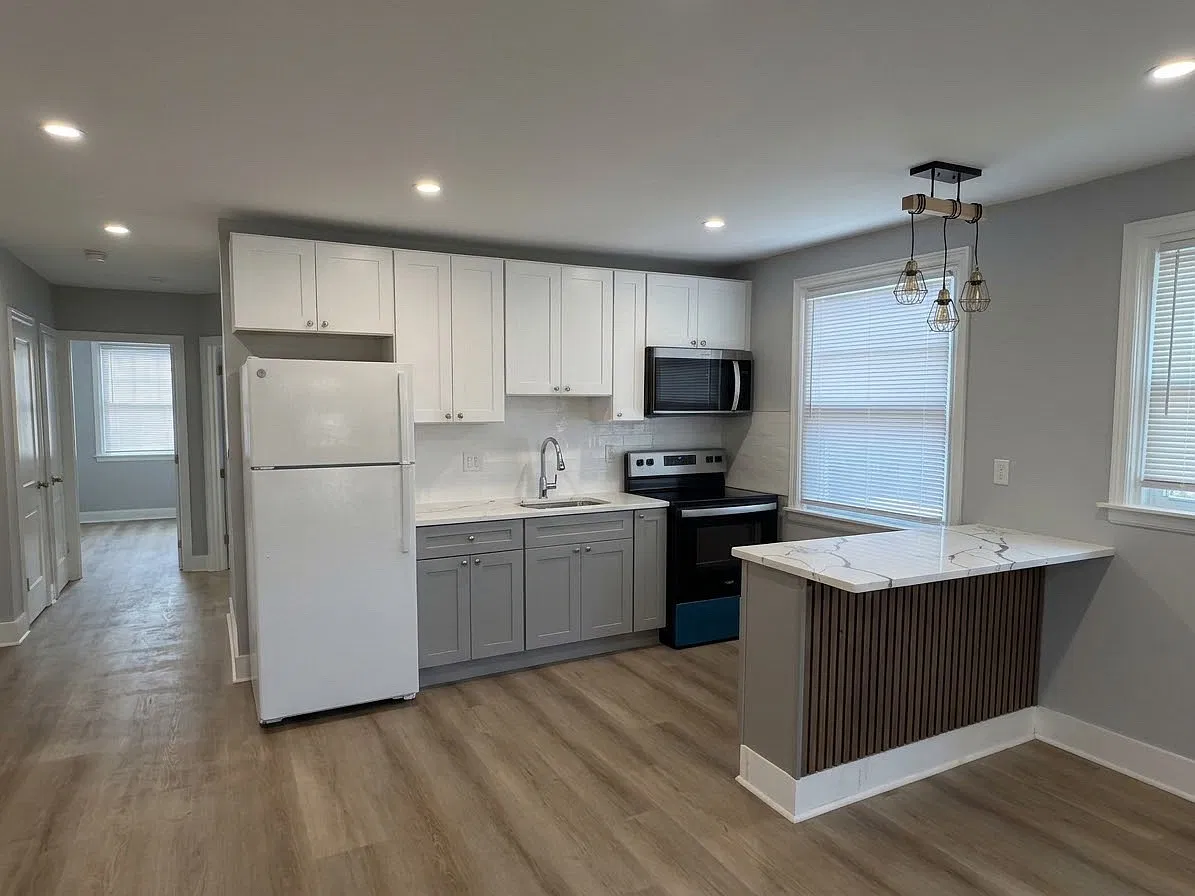 2 bed, 900 sqft, $1,800 — Photo 4