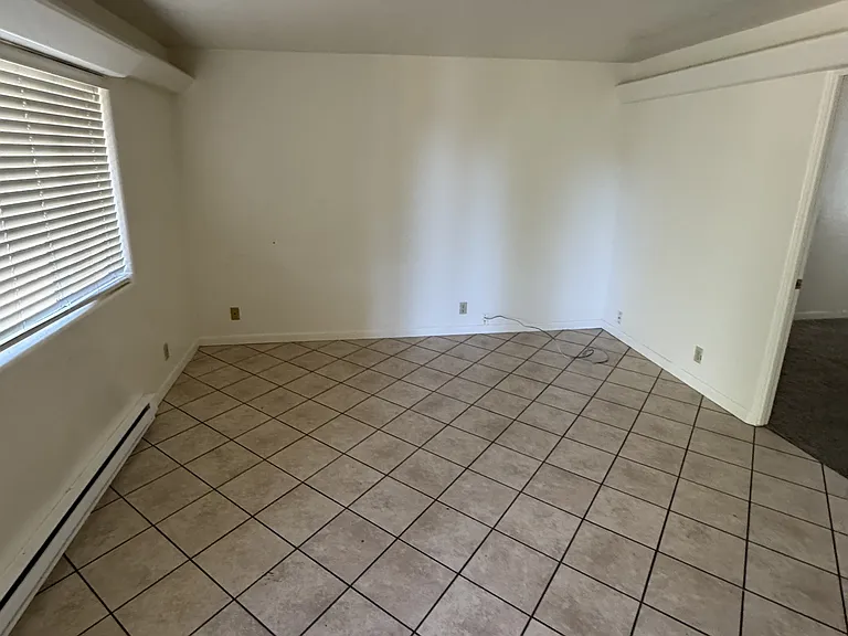 969 S Weed Blvd — Photo 6
