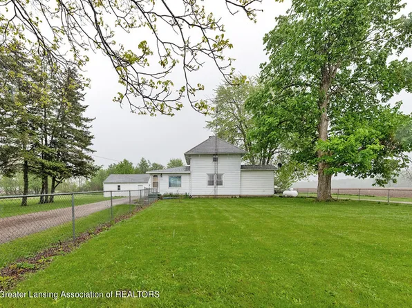 15085 Forest Hill Rd, Grand Ledge, MI 48837