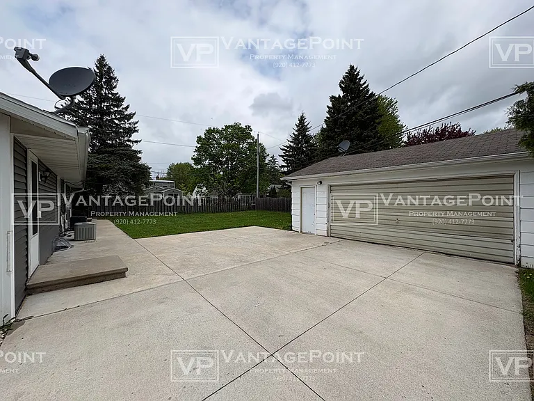 1523 Ridgeway Dr — Photo 13