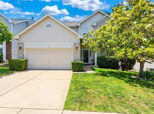 35 Upper Bluffs View Ct, Eureka, MO 63025