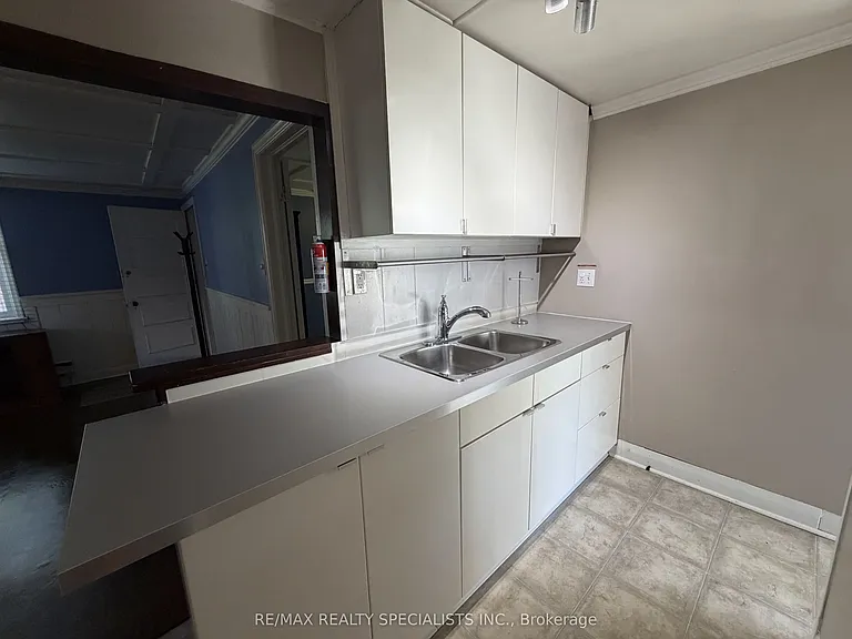 1190 Clarkson Rd N — Photo 11