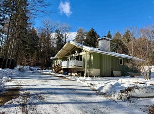 71 Vacation Lodge Rd, Londonderry, VT 05148