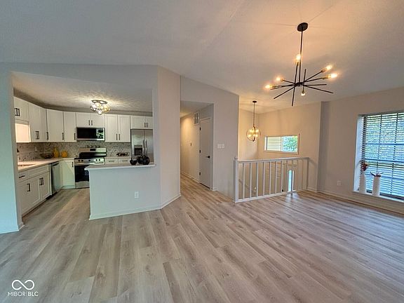 3rd image of 9560 Bay Vista East Dr