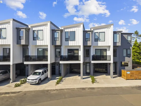 280 NW Huckleberry St #6, Waldport, OR 97394