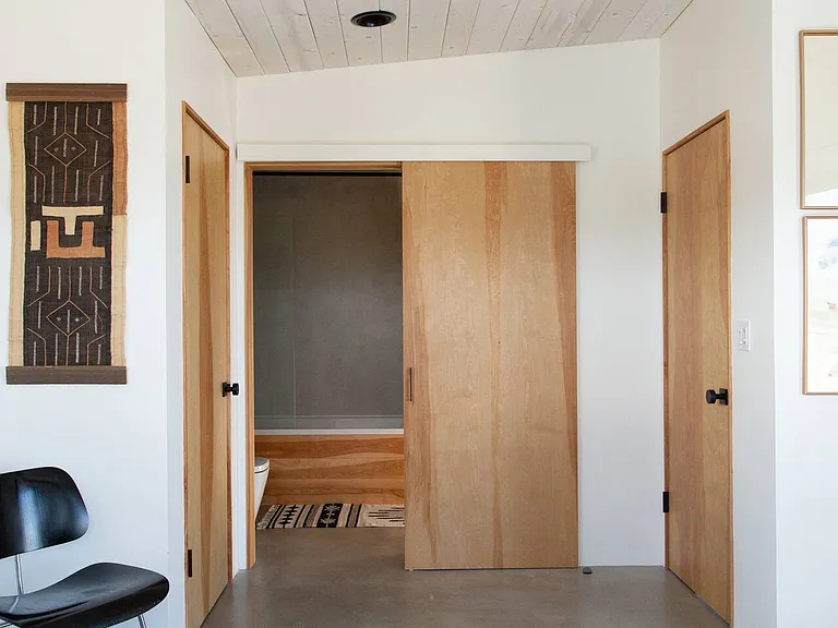 en suite primary bathroom