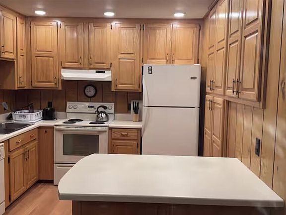 5th image of 6219 Oak St