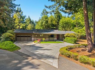 262 Country Club Dr, Fortuna, CA 95540