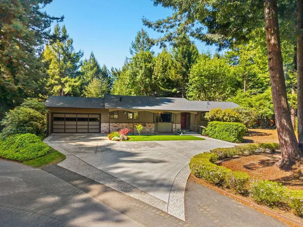 262 Country Club Dr, Fortuna, CA 95540