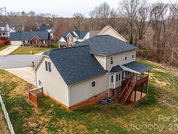 2nd image of 2640 Ironwood Dr