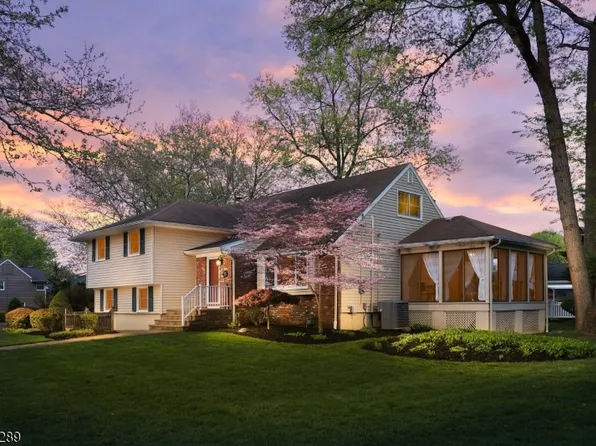 38 Genesee Trail, Westfield Town, NJ 07090