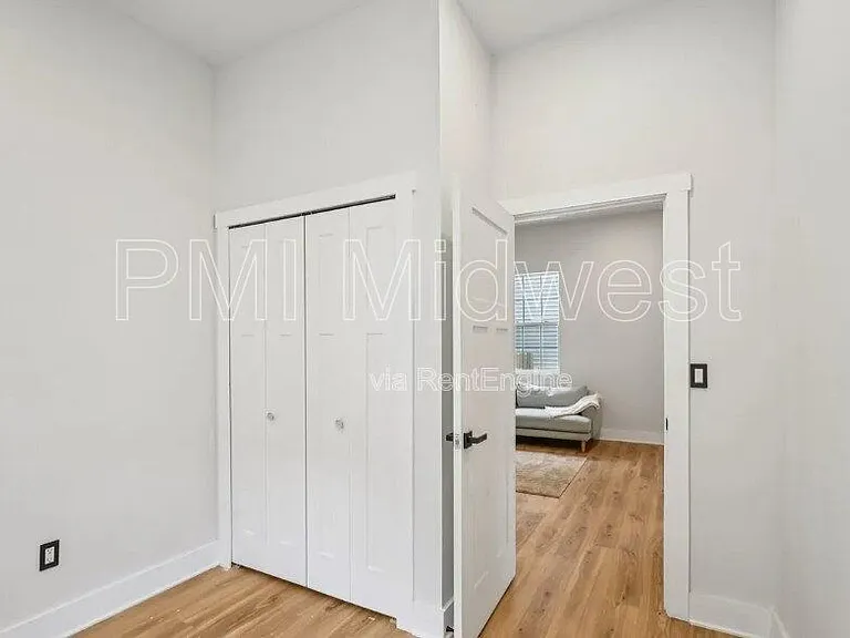 941 King Ave — Photo 12