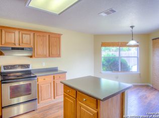 610 Mathis Mdw, San Antonio, TX 78251