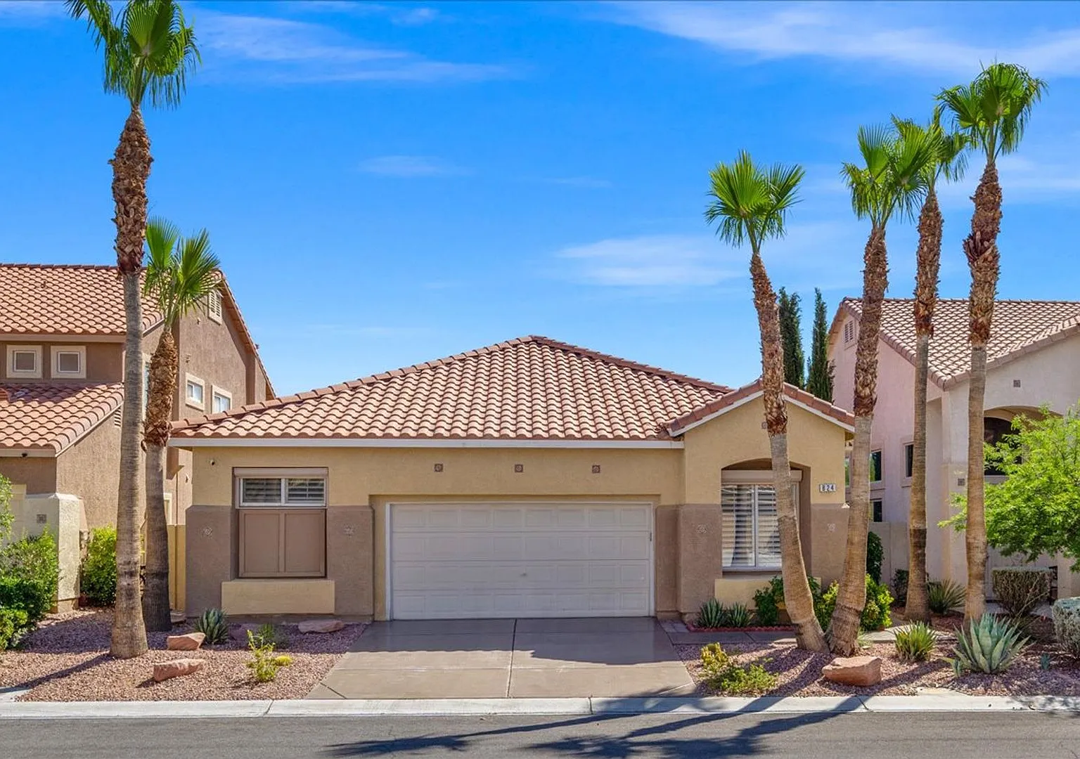 Coming Soon: Single Story 3 BD, 2 Bth, Fully Furnished Next to Summerlin Hospital — Photo 1