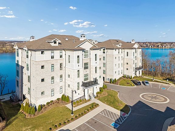3rd image of 1024 Club View Dr #D202
