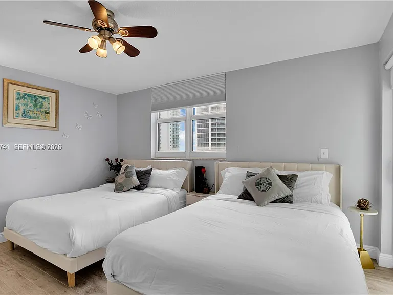 1200 Brickell Bay Dr #3515 — Photo 31