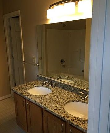 5th image of 3112 Meadow Glen Pl