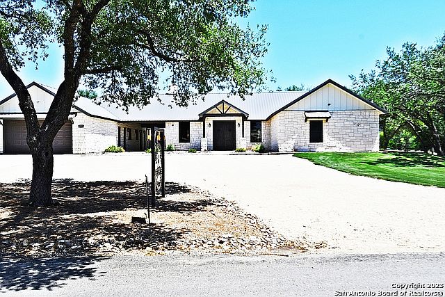 1680 Mountain Valley Dr