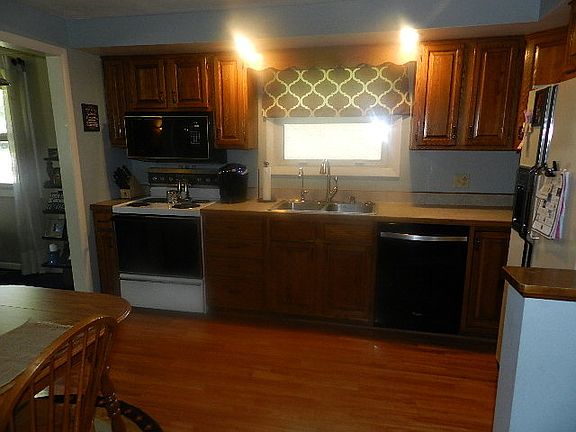 5th image of 447 Edgefield Dr