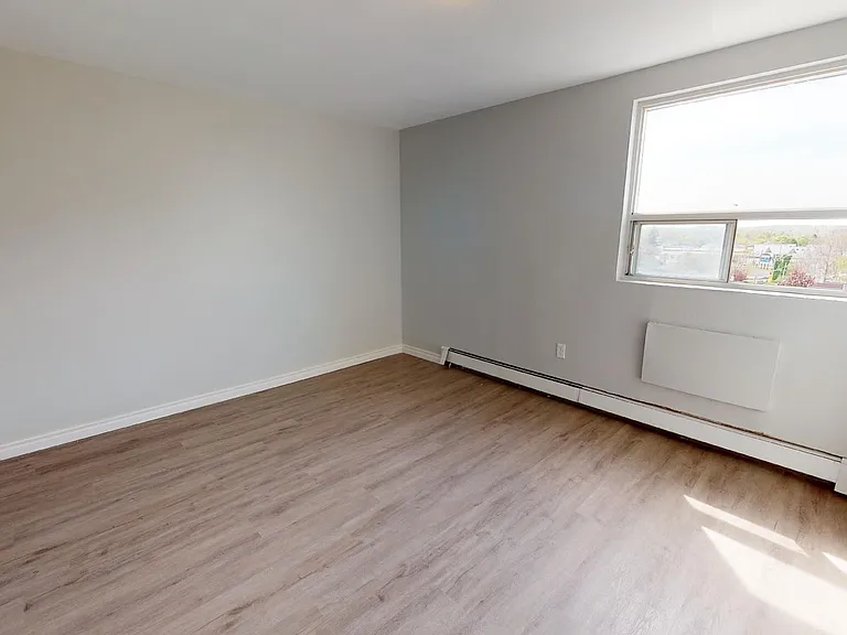 470 Dundas St — Photo 32